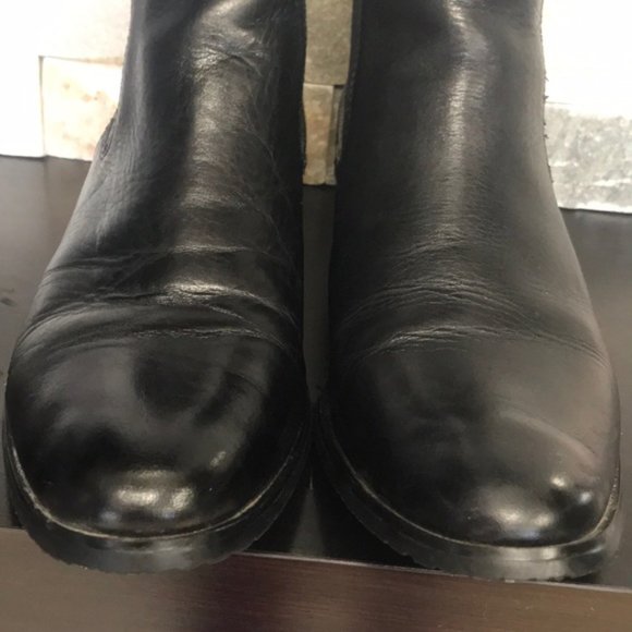 Fugitive by Francesco Rossi - Picture 8 of 9